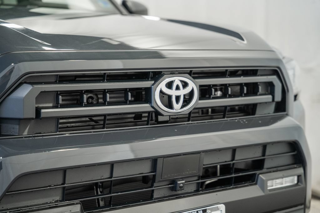 New 2026 Toyota 4Runner SR5 AWD/4WD image 8