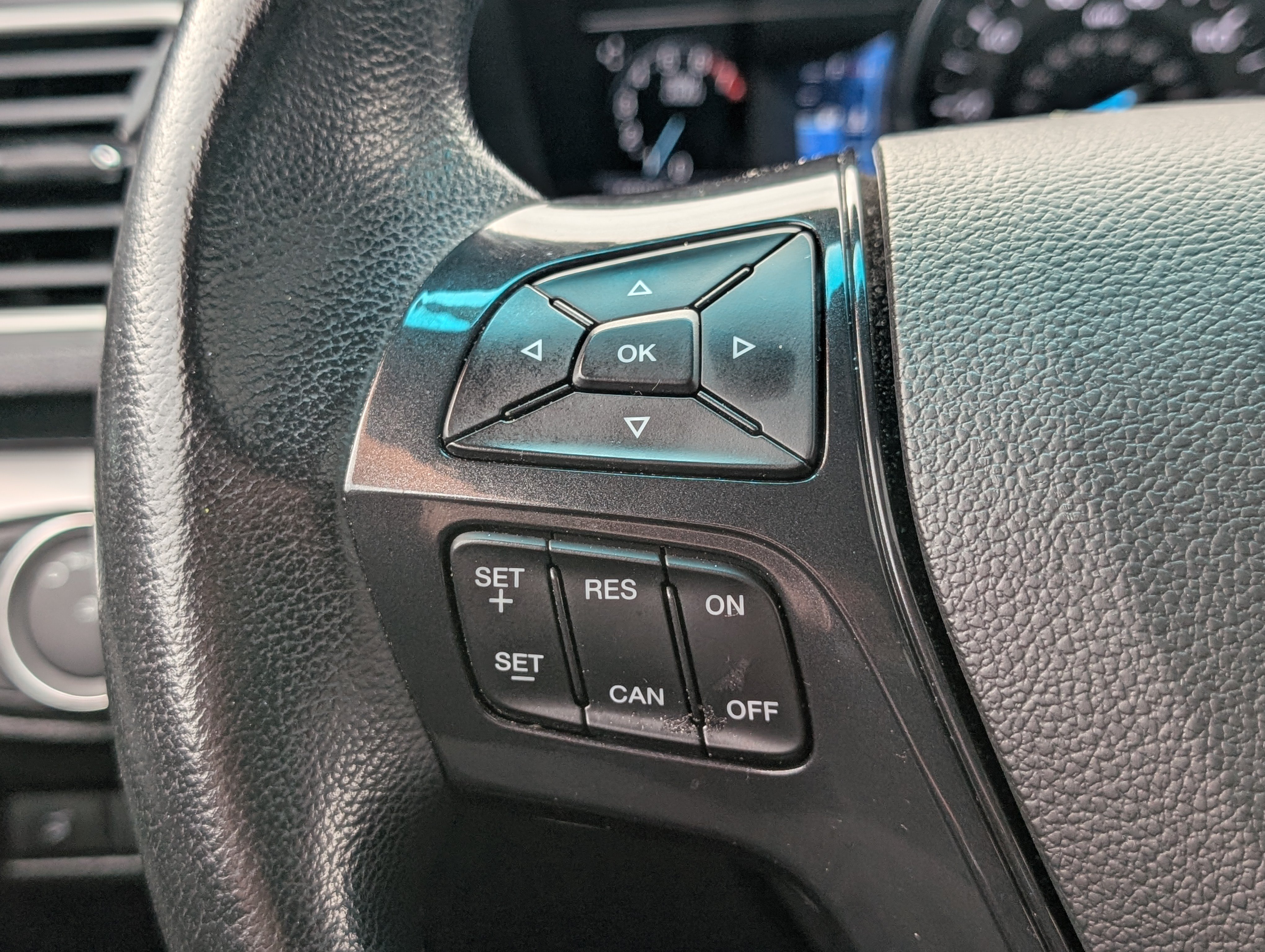 Used 2016 Ford Explorer XLT w/ Equipment Group 202A AWD/4WD image 24