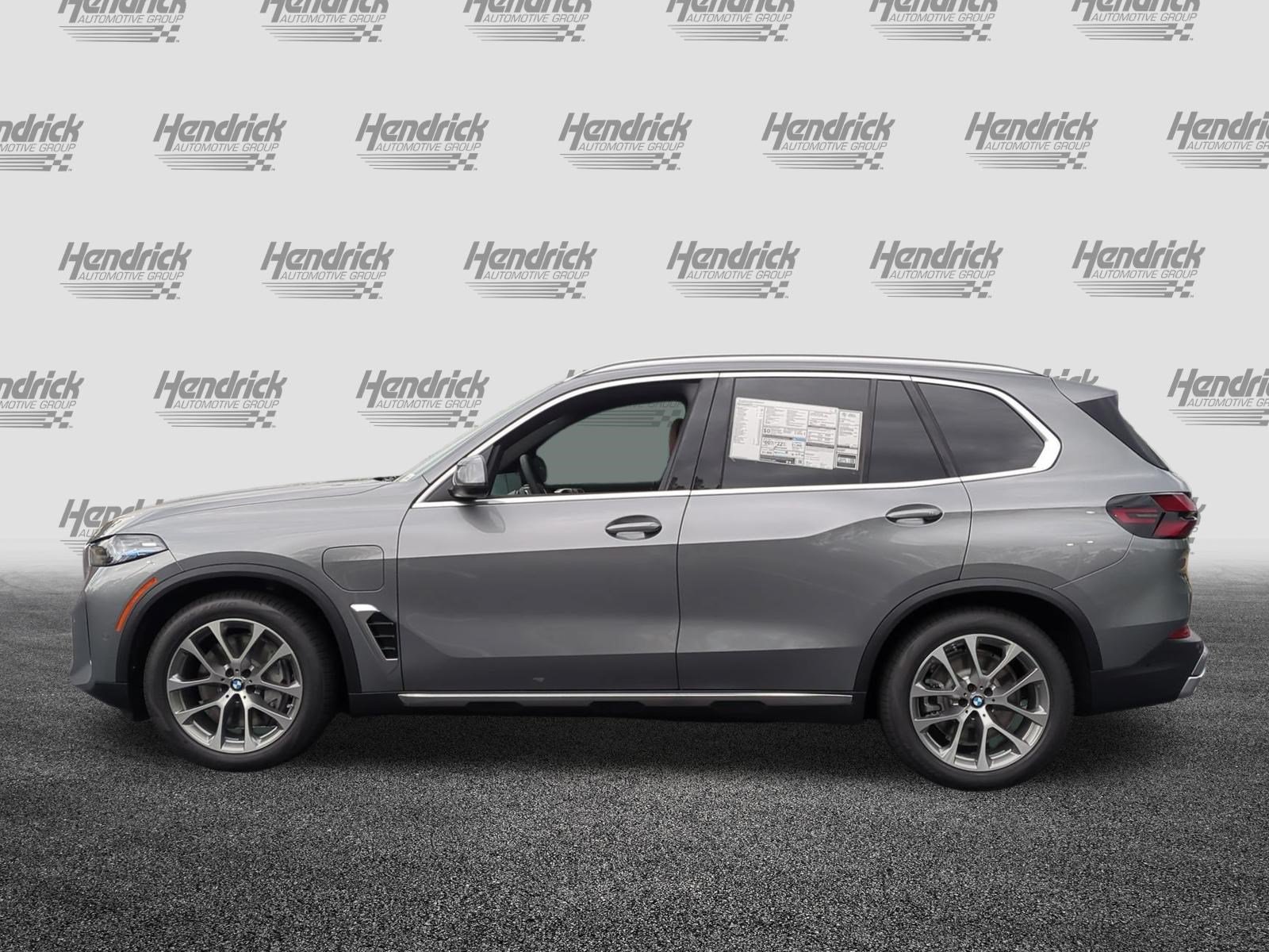 New 2026 BMW X5 xDrive50e w/ Climate Comfort Package AWD/4WD image 7
