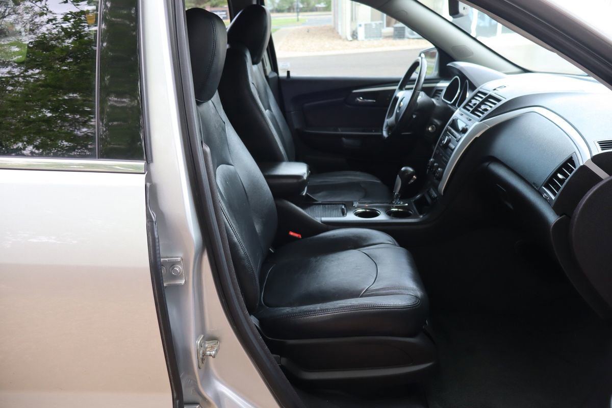 Used 2012 Chevrolet Traverse LT AWD/4WD image 24