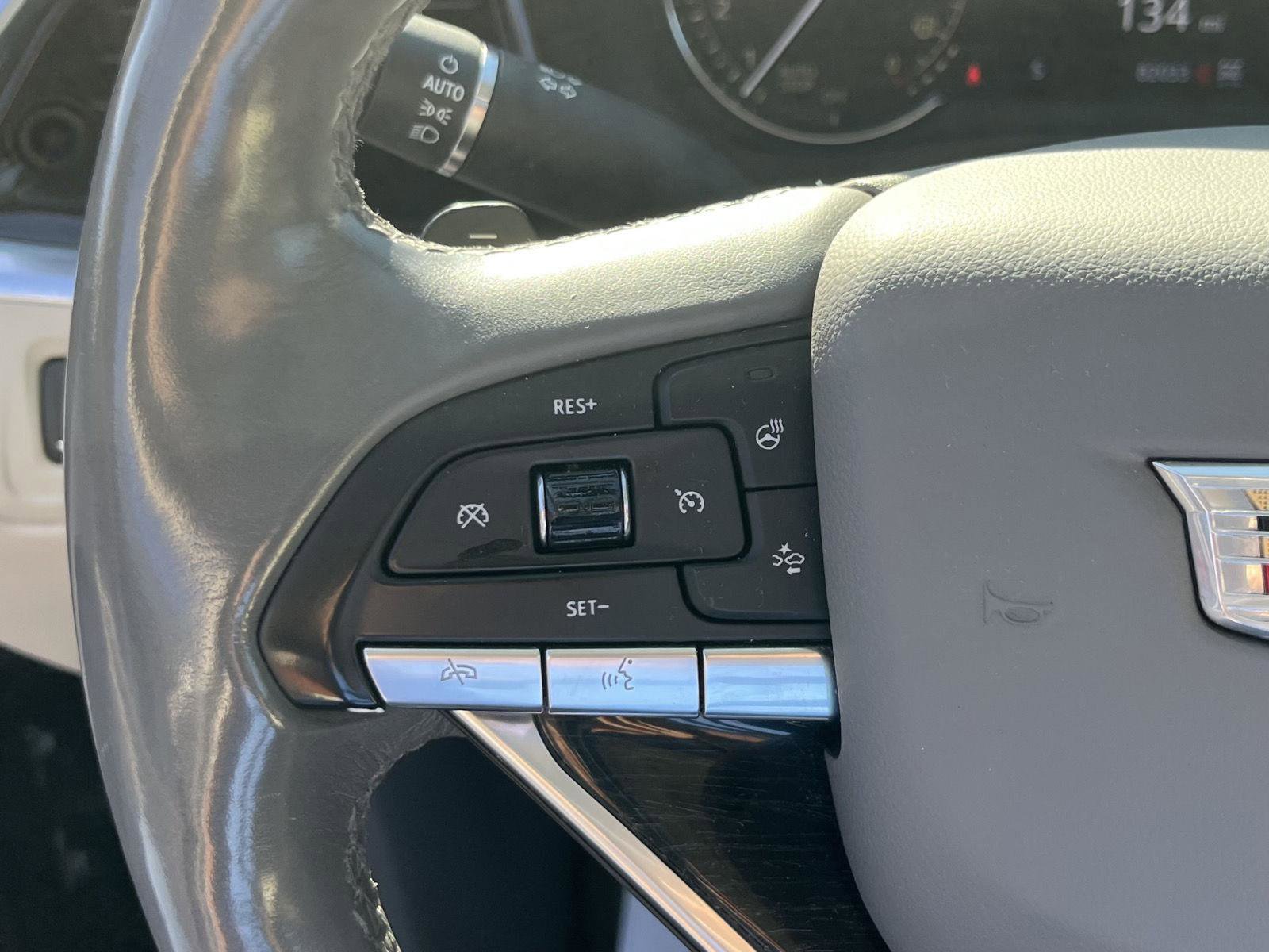 Used 2020 Cadillac XT6 Premium Luxury image 10