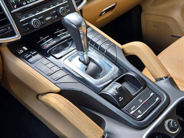 Used 2014 Porsche Cayenne Platinum Edition AWD/4WD image 16