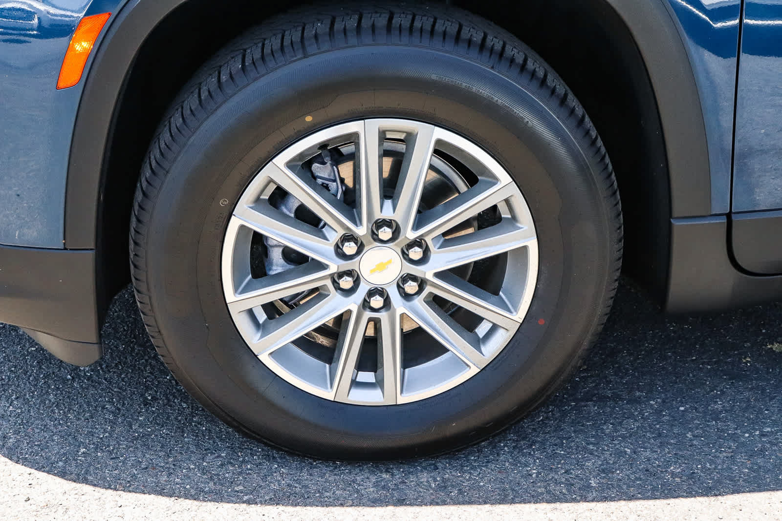 Used 2023 Chevrolet Traverse LT FWD image 14