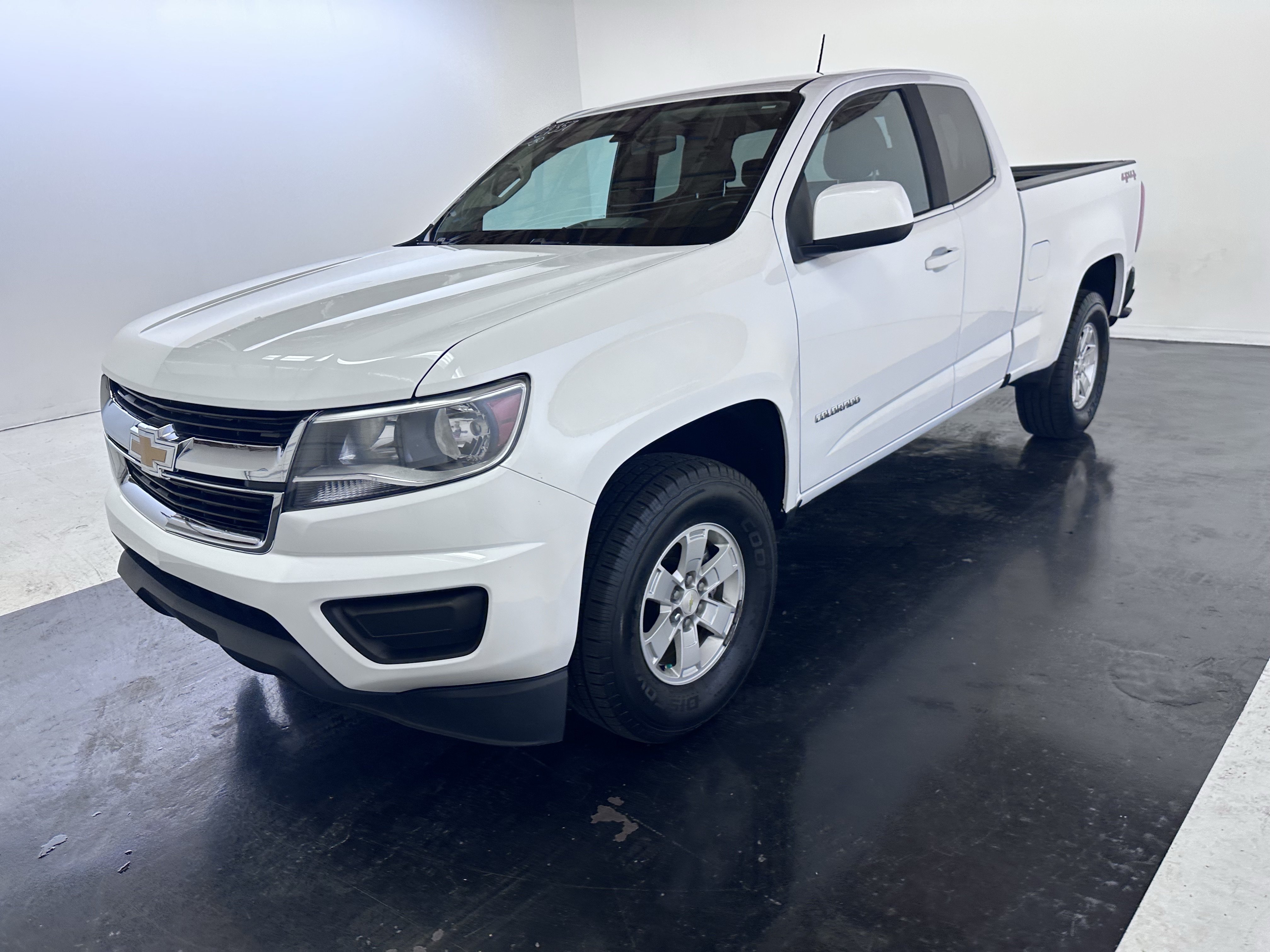 Used 2017 Chevrolet Colorado W/T w/ WT Convenience Package AWD/4WD image 9
