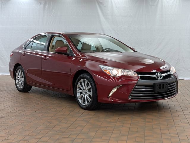 Used 2017 Toyota Camry XLE w/ Moonroof Package FWD image 1