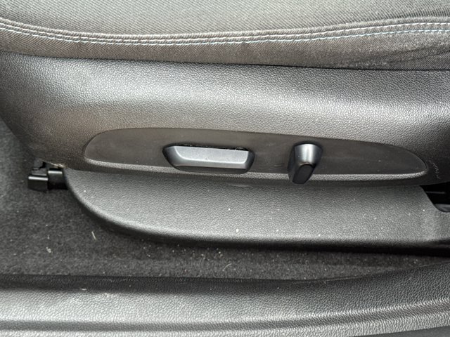 Used 2018 Chevrolet Cruze LT w/ Convenience Package FWD image 14