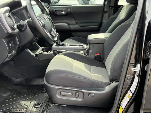 Used 2022 Toyota Tacoma TRD Off-Road AWD/4WD image 13