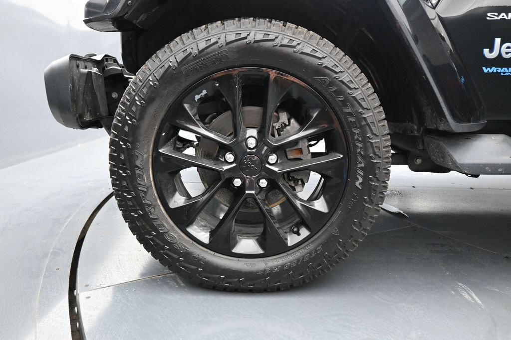 Used 2021 Jeep Wrangler Unlimited Sahara w/ Cold Weather Group AWD/4WD image 30