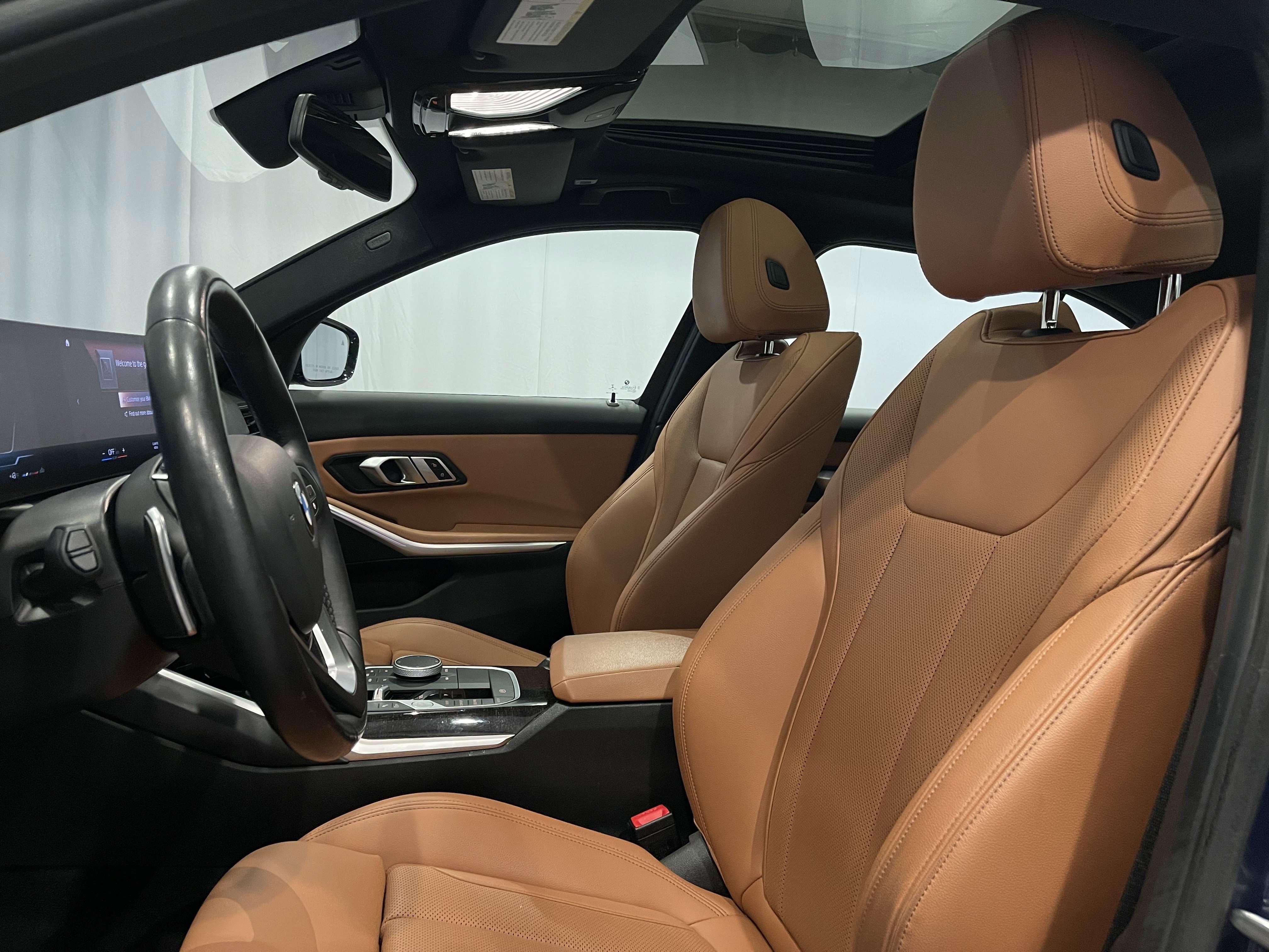 Used 2023 BMW 330i xDrive 330i xDrive w/ Driving Assistance Package image 15