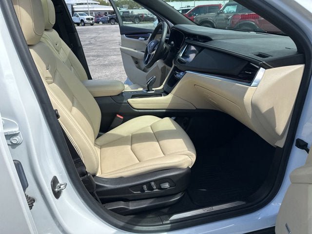 Used 2018 Cadillac XT5 Luxury w/ Driver Awareness Package AWD/4WD image 12