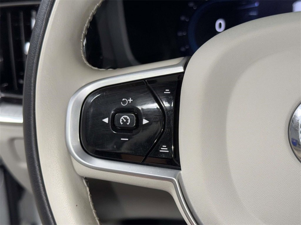 Used 2023 Volvo S60 B5 Plus image 29