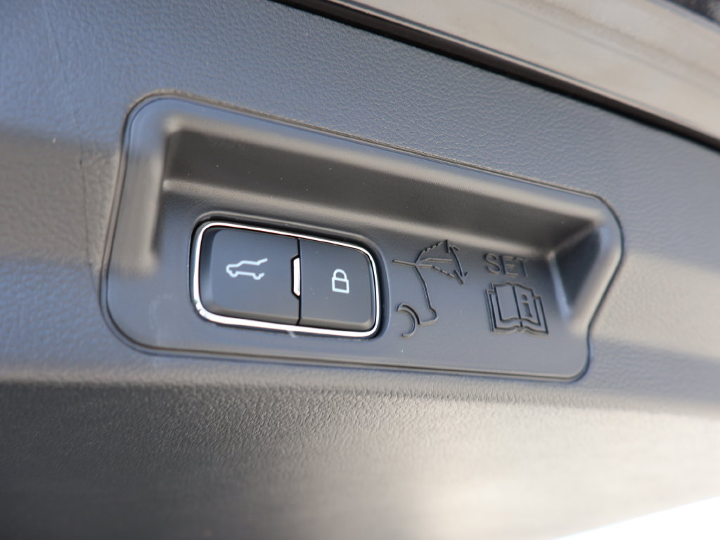 New 2026 Ford Explorer ST-Line AWD/4WD image 18