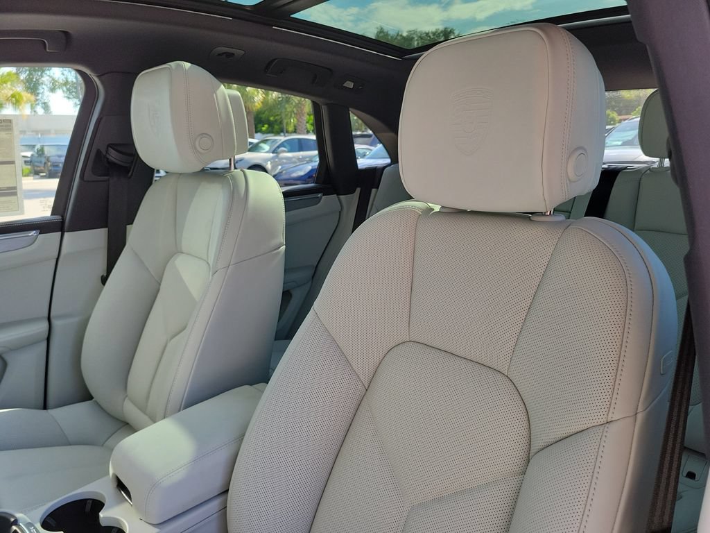 New 2026 Porsche Macan S AWD/4WD image 5