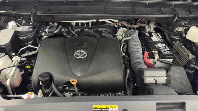 Used 2020 Toyota Highlander LE FWD image 36
