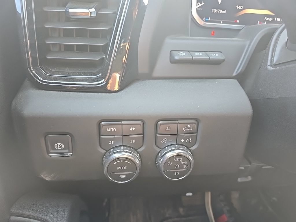 Used 2026 GMC Sierra 2500 AT4 w/ Technology Package AWD/4WD image 23