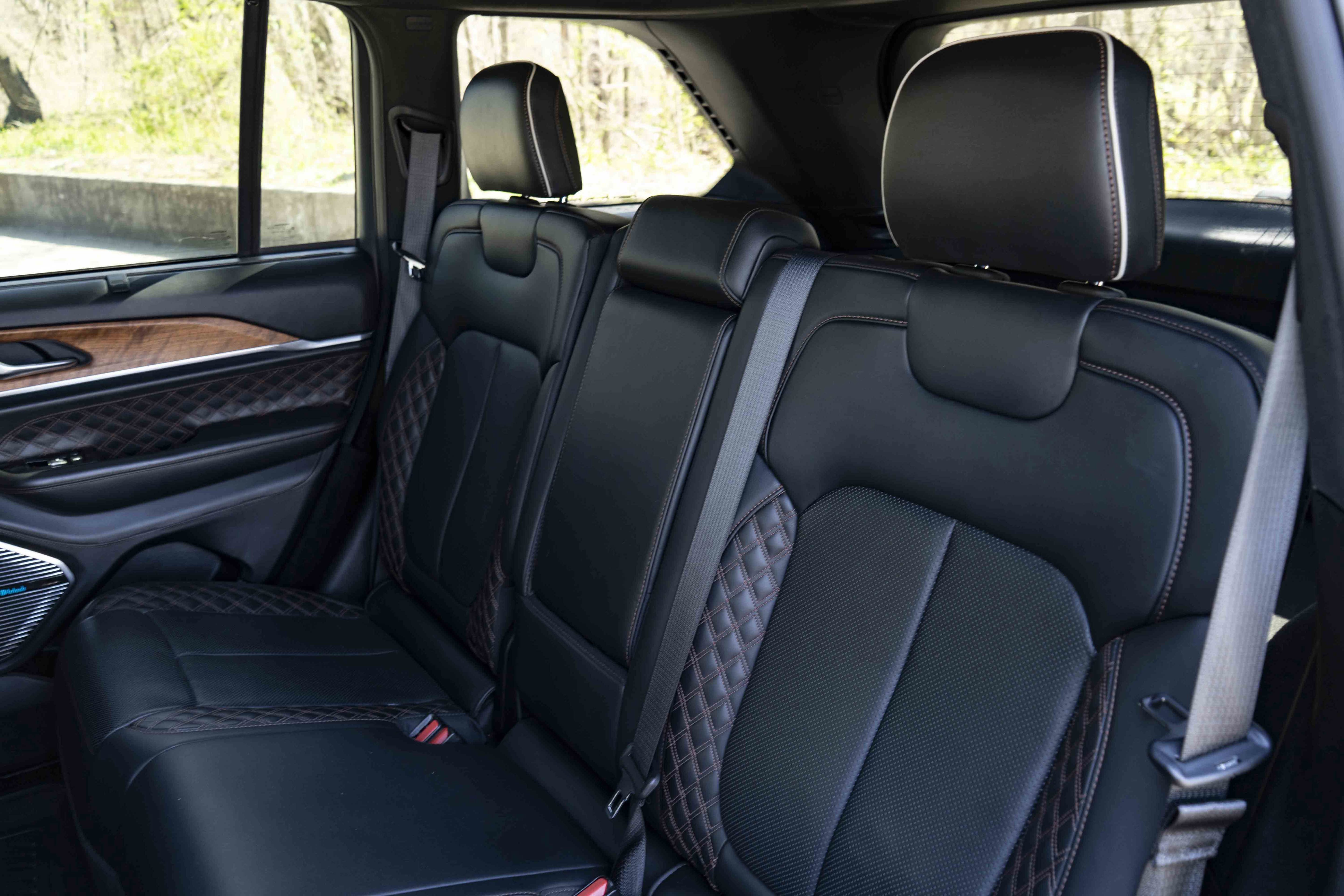 Used 2023 Jeep Grand Cherokee Summit AWD/4WD image 20