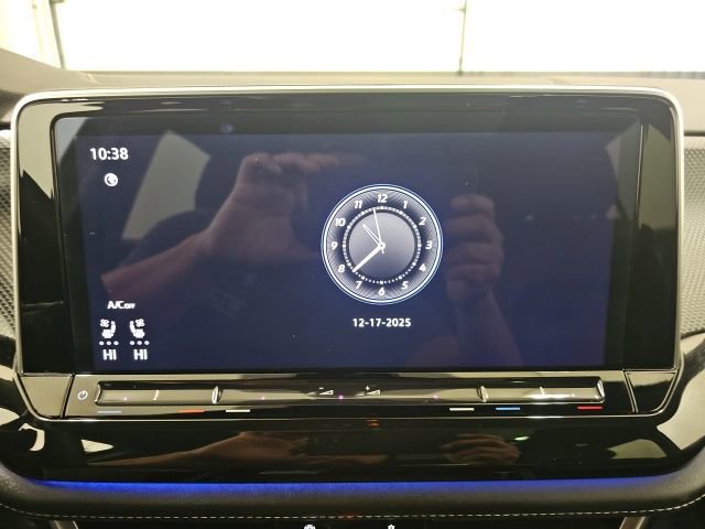 Used 2025 Volkswagen Atlas Cross Sport SEL R-Line image 24