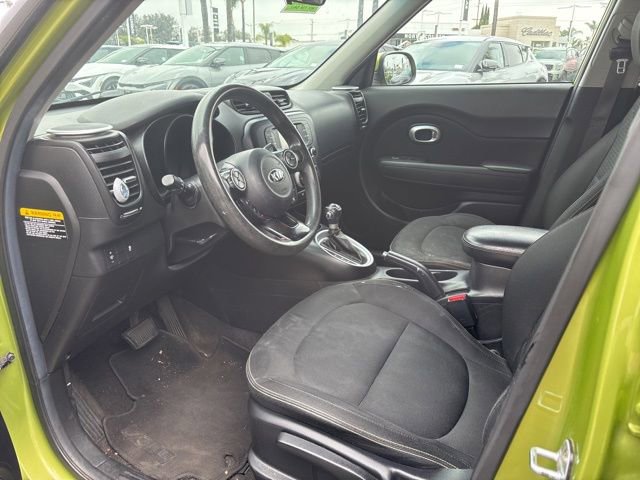 Used 2016 Kia Soul + FWD image 8