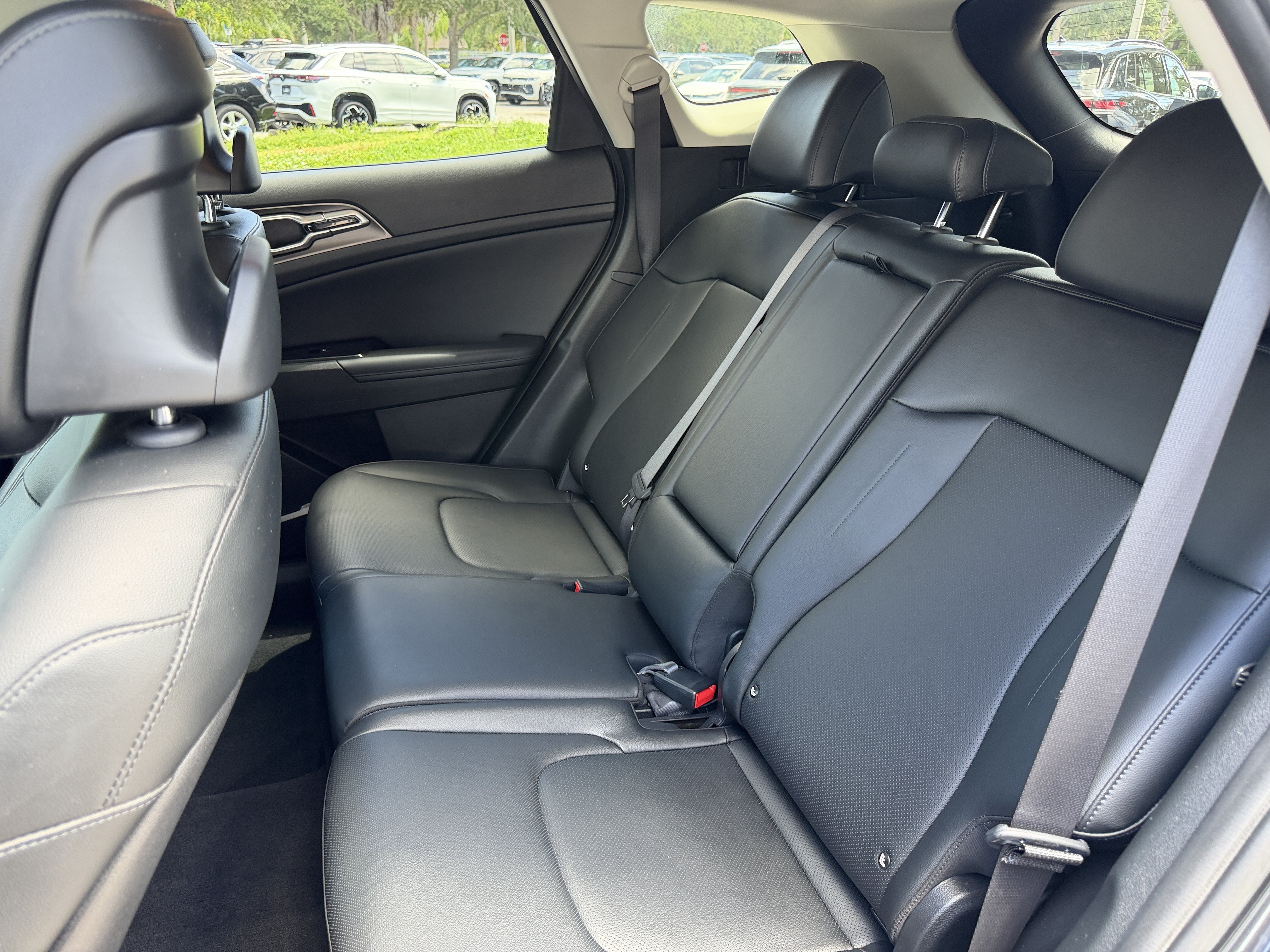 Used 2023 Kia Sportage EX FWD image 18
