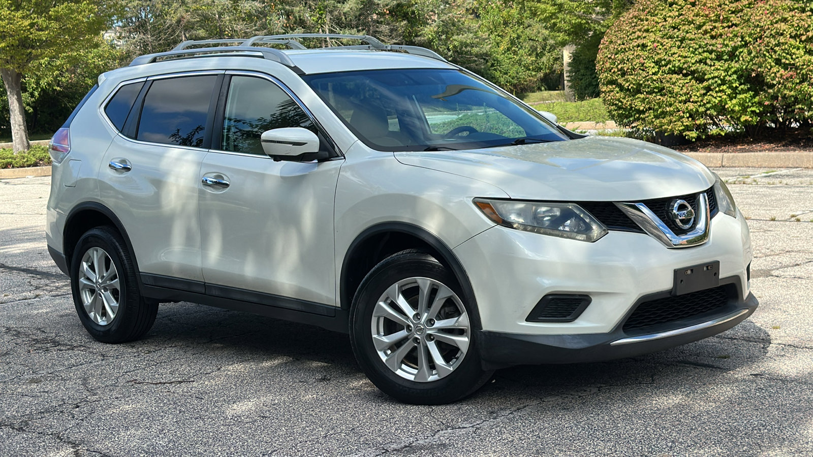 Used 2016 Nissan Rogue SV w/ SV Premium Package