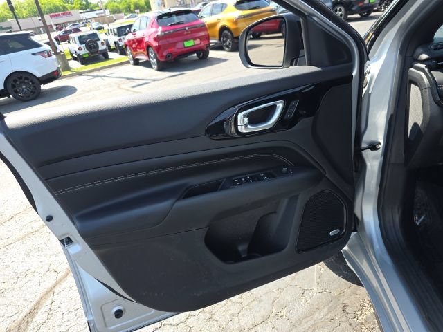 Used 2024 Jeep Compass Limited w/ Driver Assist Group I AWD/4WD image 11