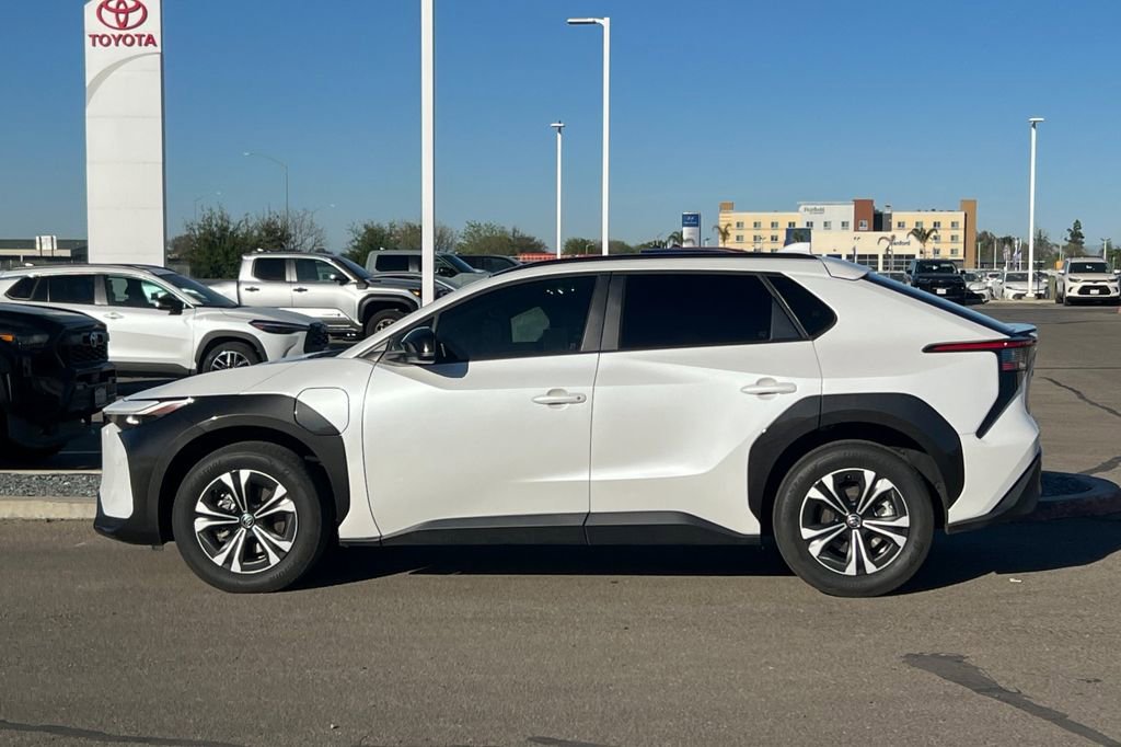 Used 2024 Toyota bZ4X XLE w/ Weather Package image 9