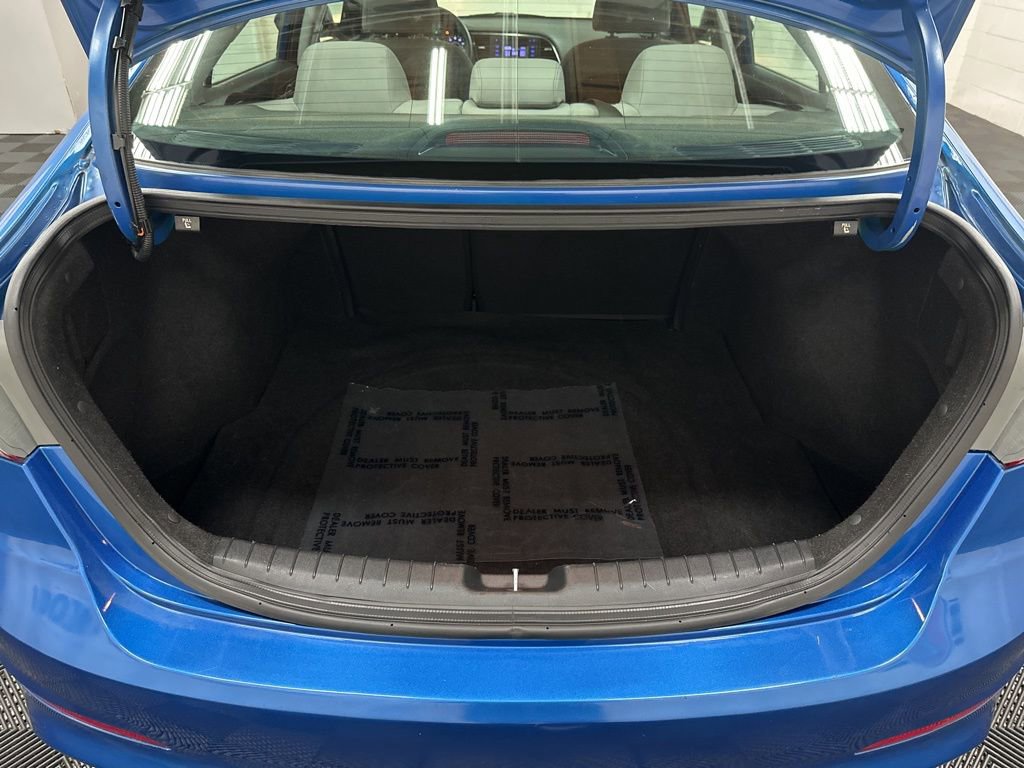 Used 2017 Hyundai Elantra SE image 23