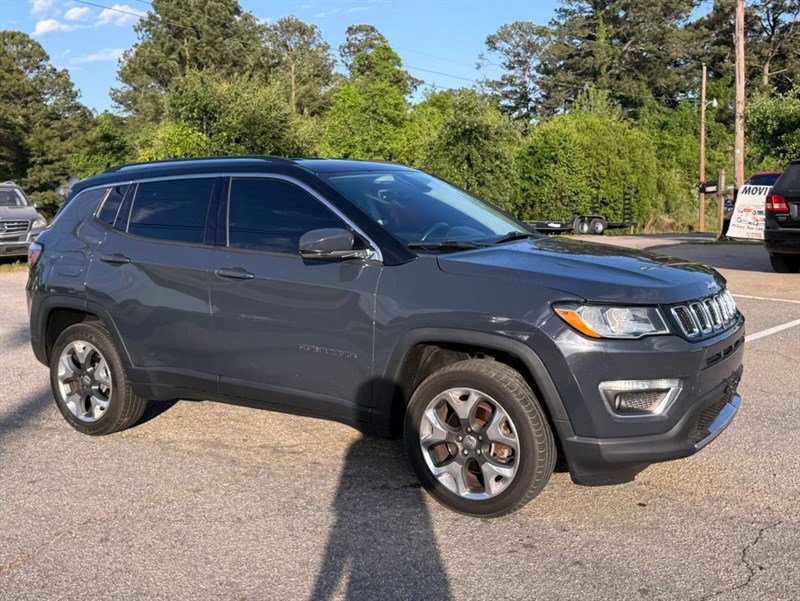 Used 2018 Jeep Compass Limited w/ Safe & Security Group AWD/4WD image 16