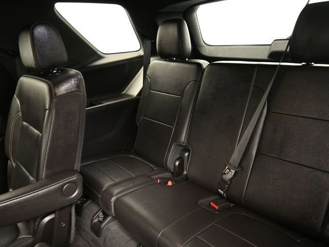 Used 2023 Chevrolet Traverse LT image 20