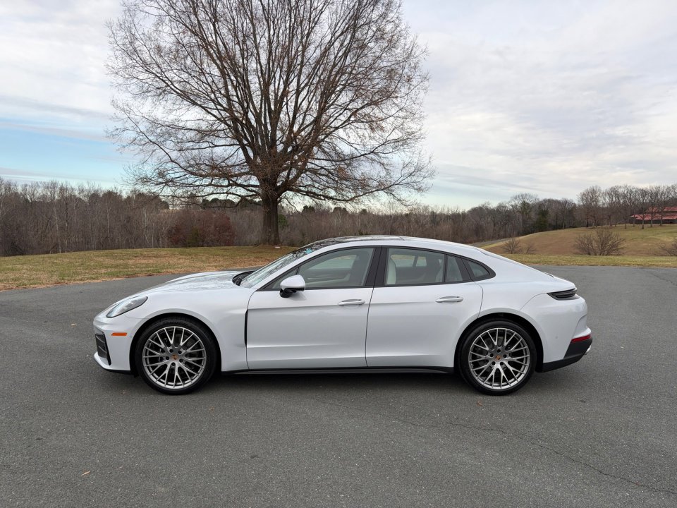 New 2026 Porsche Panamera 4 image 2