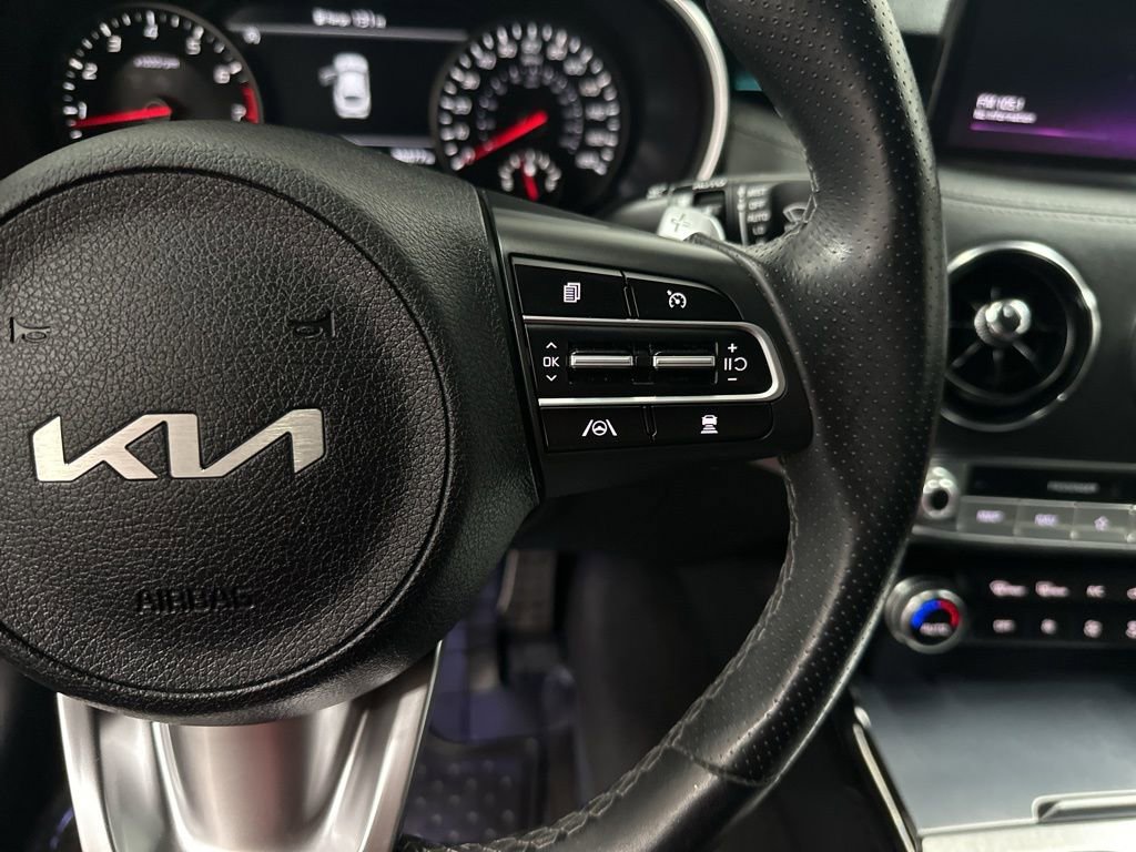 Used 2022 Kia Stinger GT2 RWD image 16