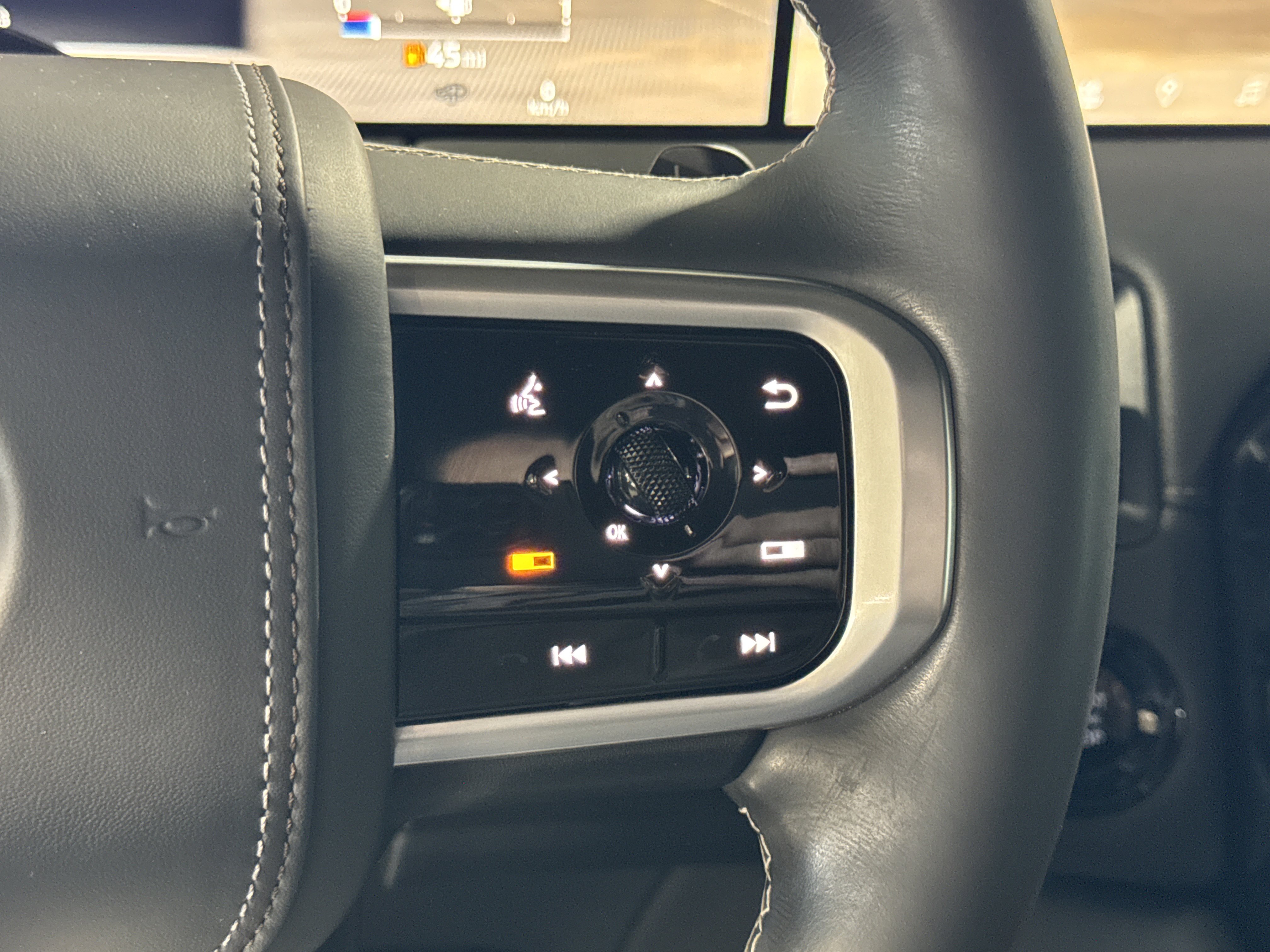 Used 2025 Nissan Armada Platinum Reserve RWD image 28