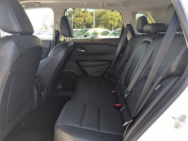 Used 2023 Nissan Rogue SV w/ SV Premium B Package image 19