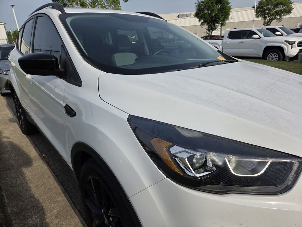 Used 2019 Ford Escape SE FWD image 9