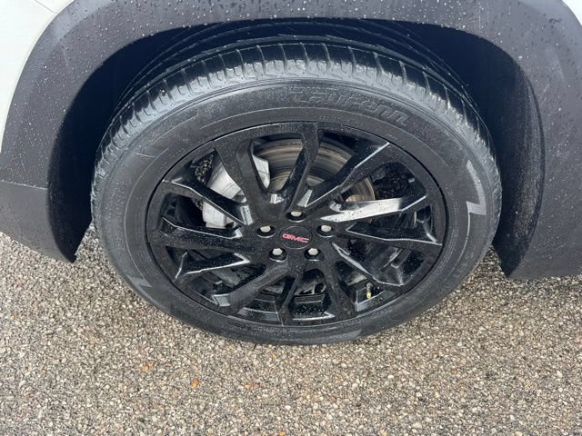 Used 2024 GMC Terrain SLE w/ Driver Convenience Package FWD image 7