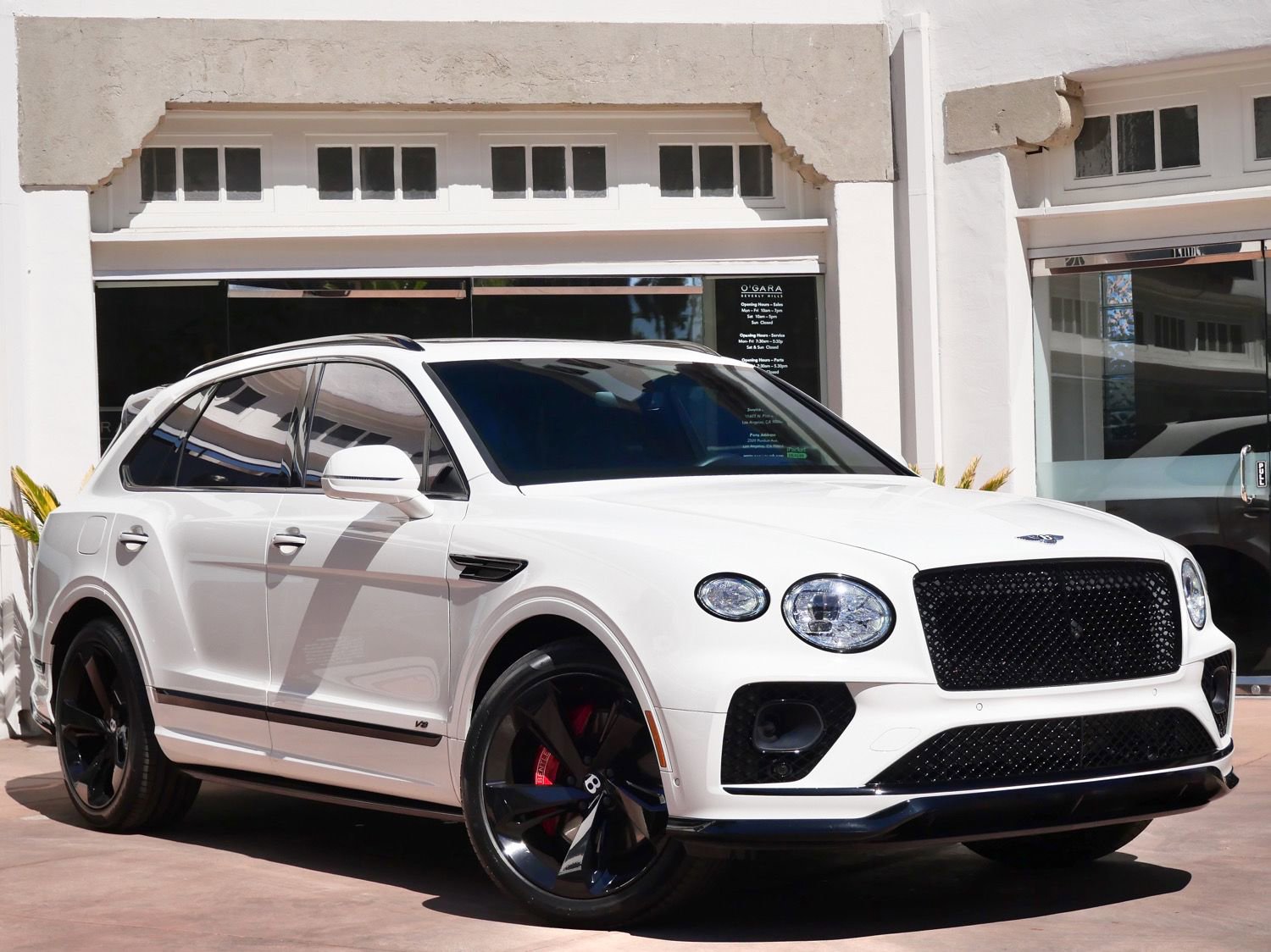 Used 2022 Bentley Bentayga image 1
