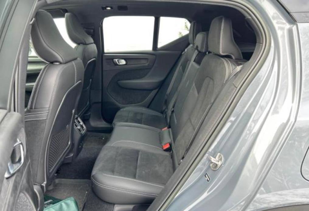 Used 2023 Volvo XC40 Recharge Ultimate image 18