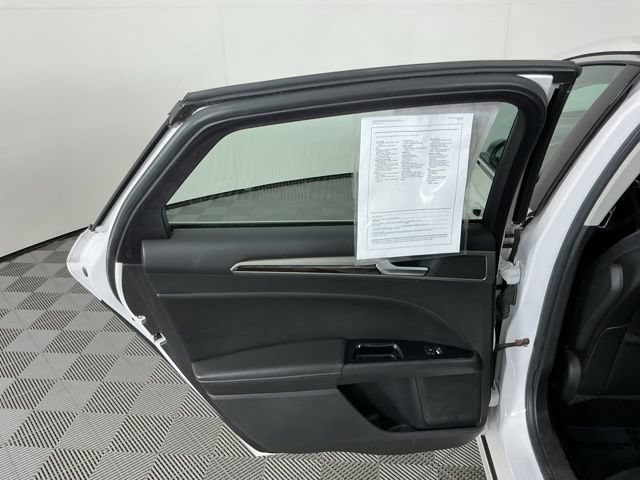 Used 2016 Ford Fusion SE w/ Equipment Group 502A FWD image 27