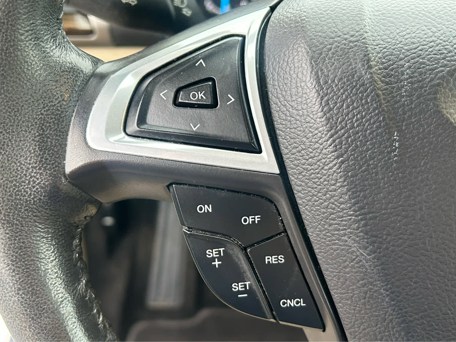 Used 2014 Ford Fusion SE w/ Equipment Group 202A FWD image 18