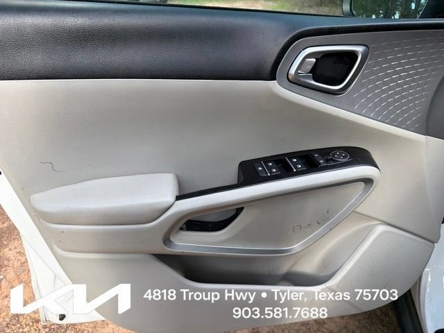 Certified 2024 Kia Soul LX w/ Option Group 015 FWD image 13