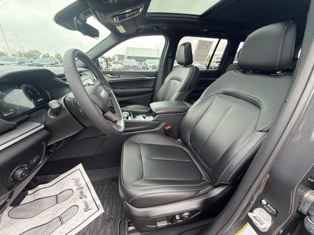 Used 2026 Jeep Grand Cherokee Limited w/ Limited Altitude Package AWD/4WD image 15