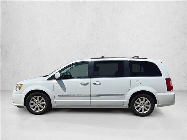 Used 2016 Chrysler Town & Country Touring FWD image 9
