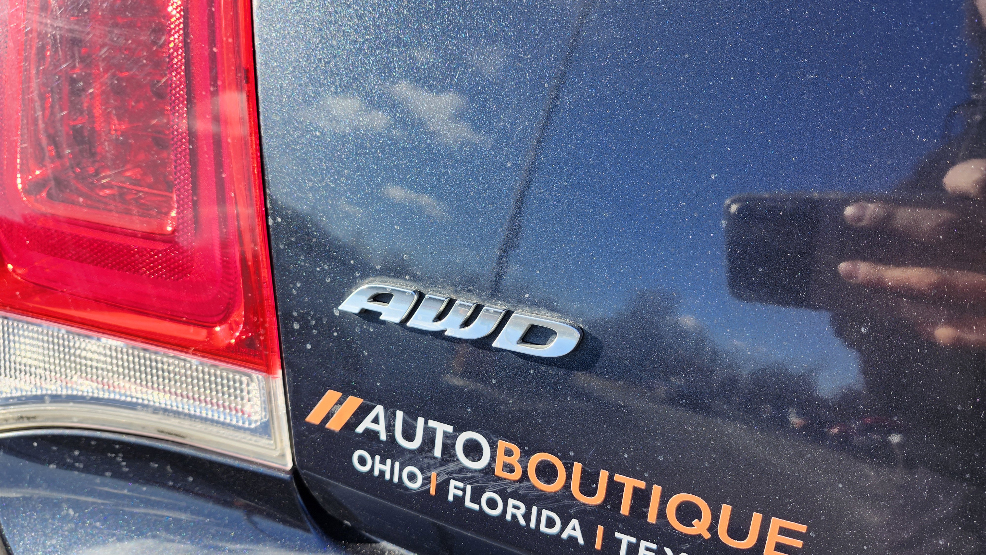 Used 2016 Chrysler 300 C Platinum image 17