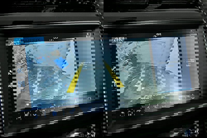 Used 2017 Jaguar F-PACE Prestige image 34