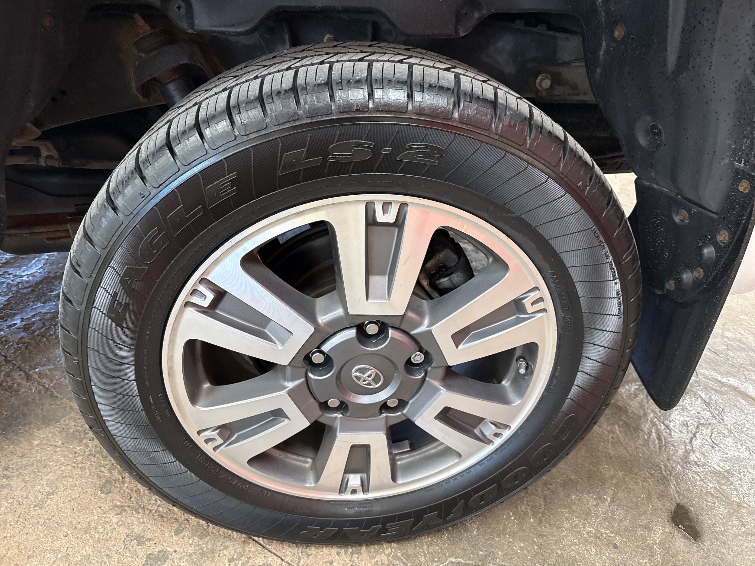 Used 2018 Toyota Tundra Platinum AWD/4WD image 39
