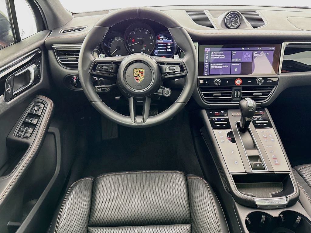 Certified 2023 Porsche Macan Turbo AWD/4WD image 24