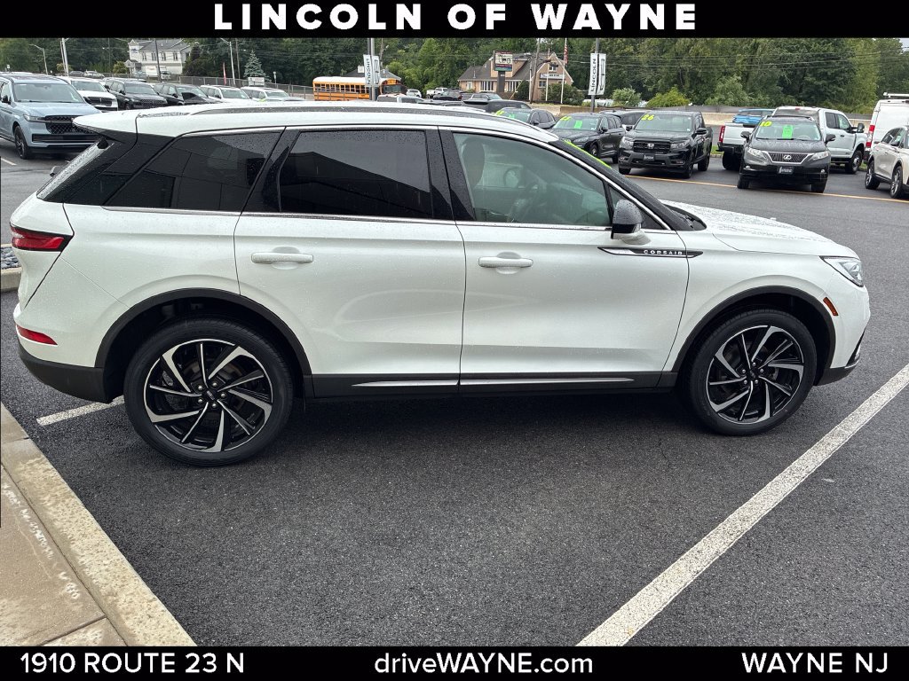 Certified 2023 Lincoln Corsair Reserve FWD image 9