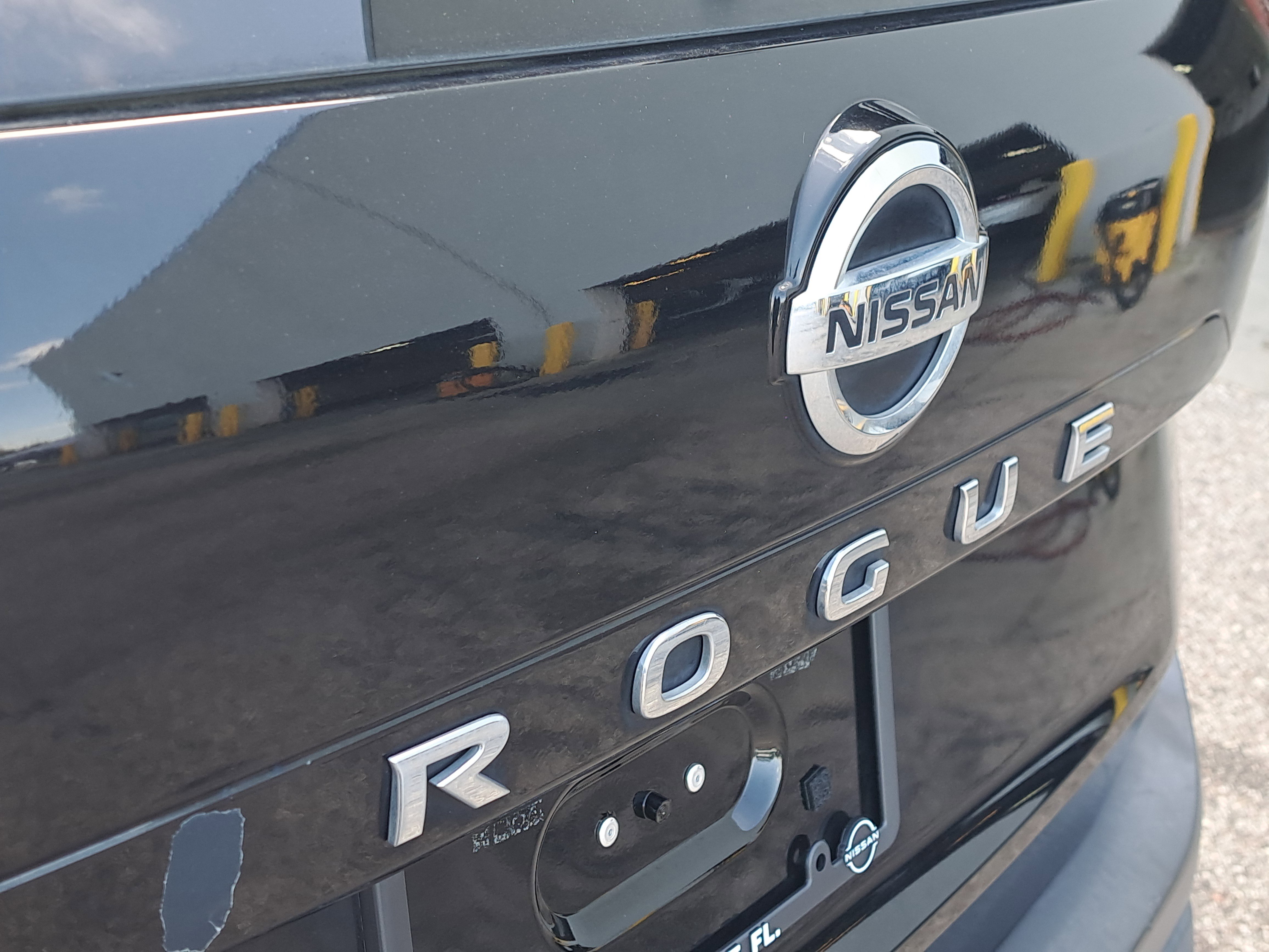 Used 2021 Nissan Rogue S FWD image 9