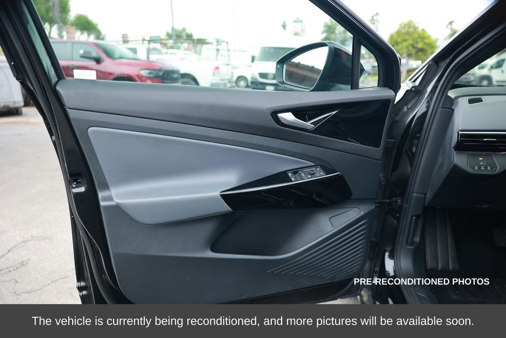 Used 2021 Volkswagen ID.4 Pro image 17