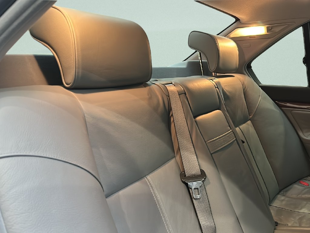 Used 2001 BMW 740i RWD image 21